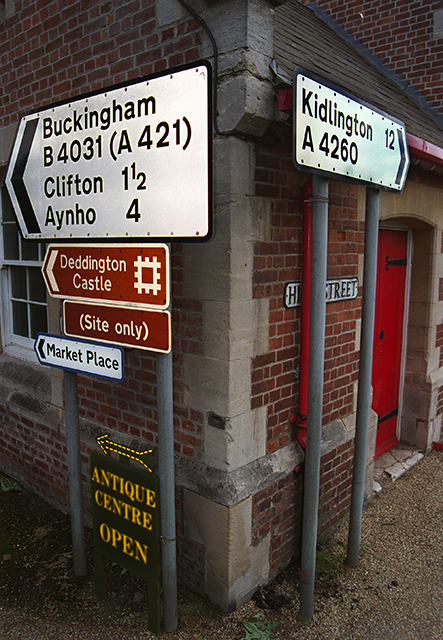 Signs at the junction Horsefair and A4260